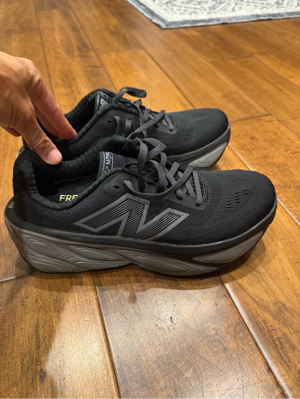 New Balance women’s dark navy blue Athletic Running Shoes